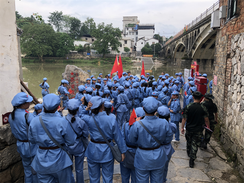 兴安界首渡口图片